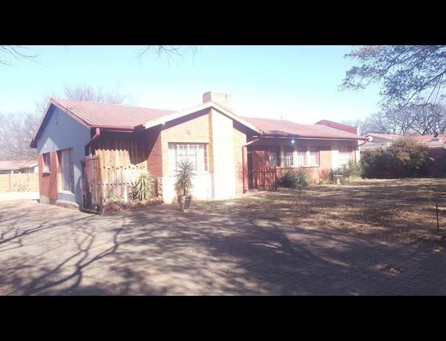3 BEDROOM HOUSE FOR SALE IN VANDERBIJLPARK SW 5